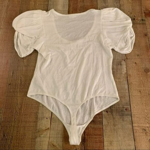 Free people intimately womens white bodysuit with puff shoulder sleeves -M - Picture 7 of 7